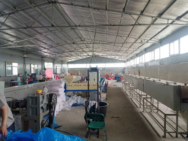 碳纖維地暖廠(chǎng)家生產(chǎn)車(chē)間