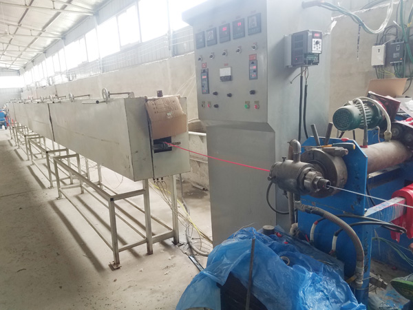 碳纖維電地暖廠(chǎng)家生產(chǎn)車(chē)間